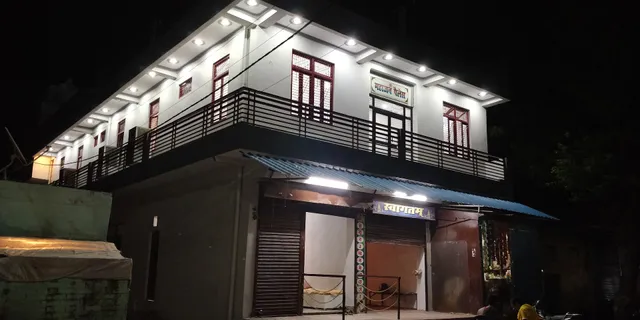 Mahajan Palace and Lodge