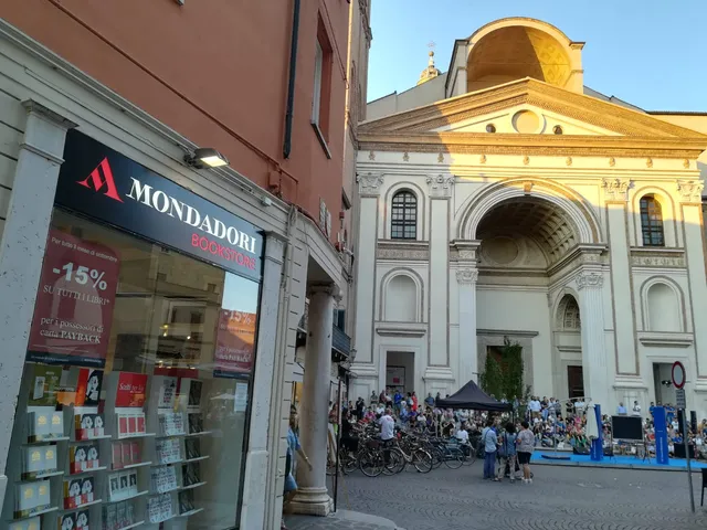 Mondadori Bookstore Mantova
