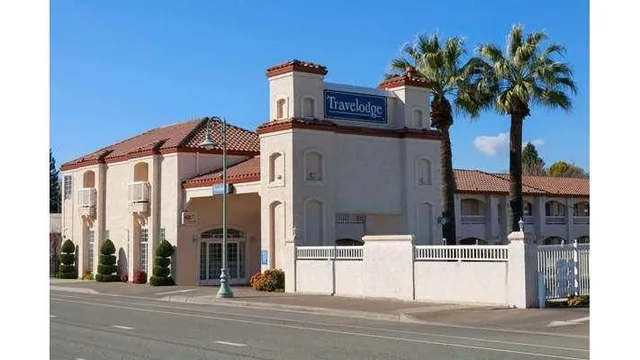 Travelodge by Wyndham Redding CA