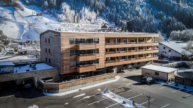 Aktivhotel Tuxerhof · Hotel Zell am Ziller · Zillertal Arena