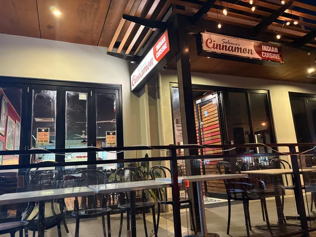 Saleena's Cinnamon Indian cuisine - Southport/Labrador