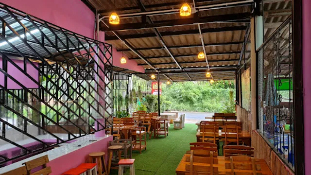 ตำแซ่บสะบัด Tam Saeb Sabat (somtam)