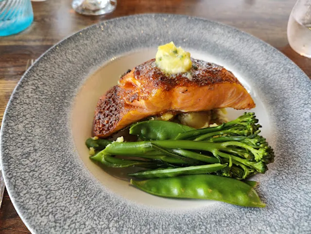 Pierhouse Cafe And Restaurant