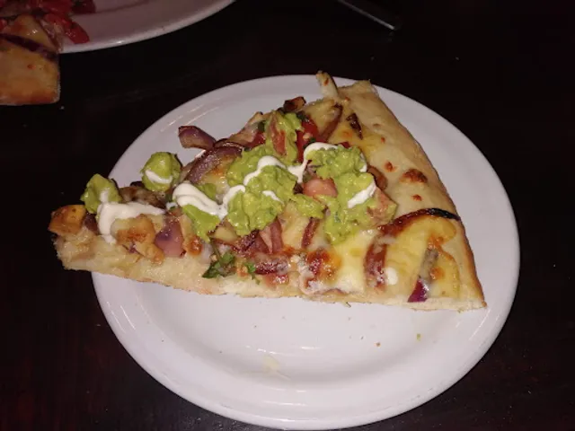 St. Louis Restaurant pizza,pasta y ensalada