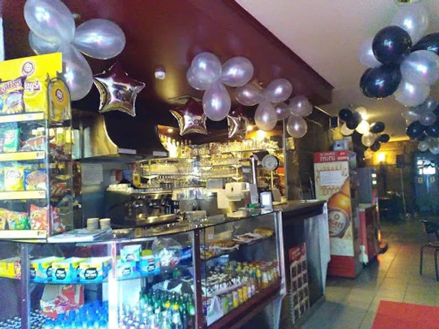 Até Qu'enfim Café / Bar