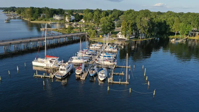 Bath Harbor Marina & Motel
