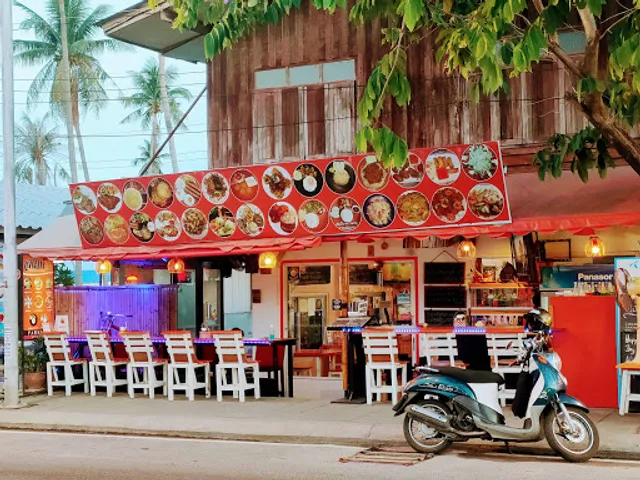 The Old House Restaurant & Bar By K. Nutt