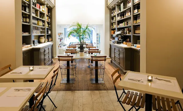 De Broers van Julienne - kasteelplein🌱