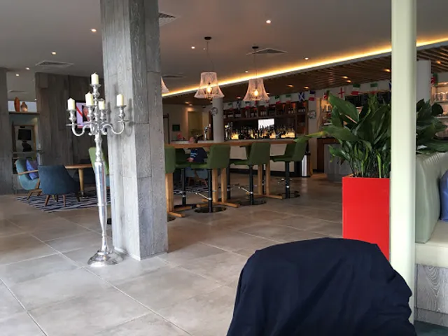 Solstice Bar & Grill