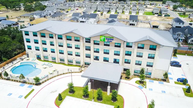 Holiday Inn Express & Suites Dripping Springs - Austin Area by IHG