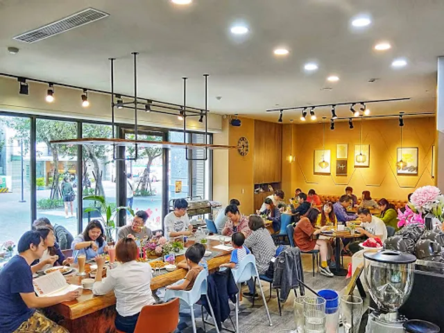 為伴餐桌 WEI BAN TABLE