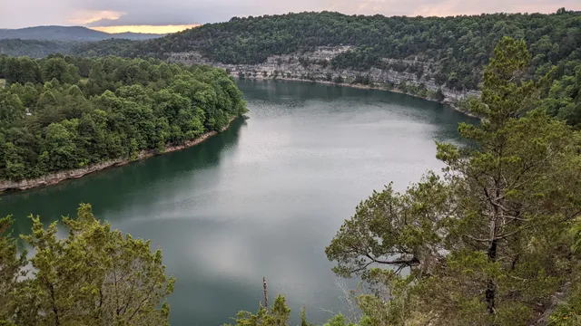 Overlook Cliffs(Flatt Rock)