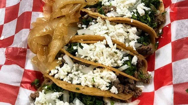 TACOS y MICHELADAS DEL GORDO GARZA