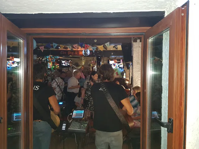 The Pig 'N' Whistle Music Pub