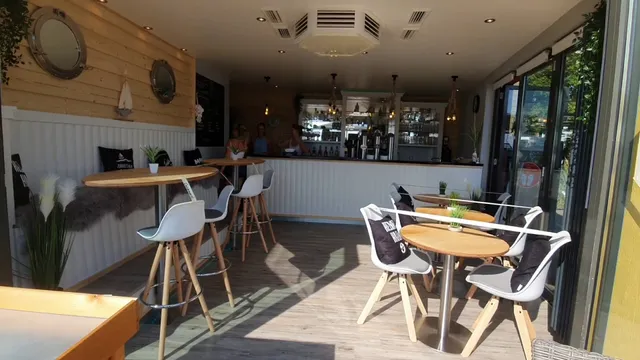 Strandkiste Bar & Lounge