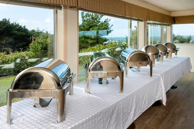 Sirens Oceanfront Bar