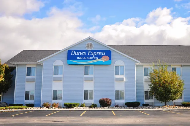 Dunes Express Inn & Suites