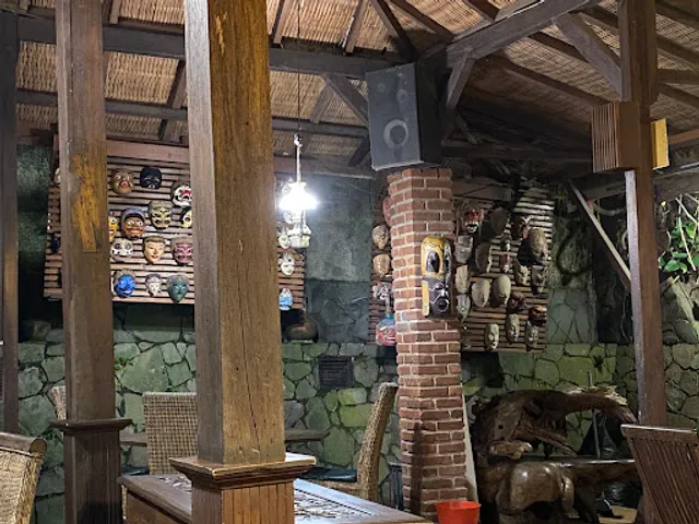 Boemi Joglo Dago Pakar