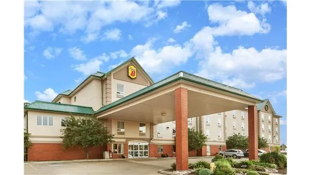 Super 8 by Wyndham Edmonton South