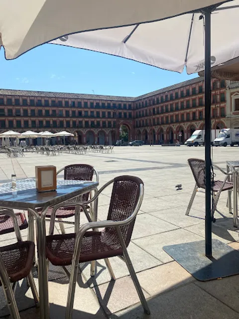 Bar restaurante La Paloma Corredera