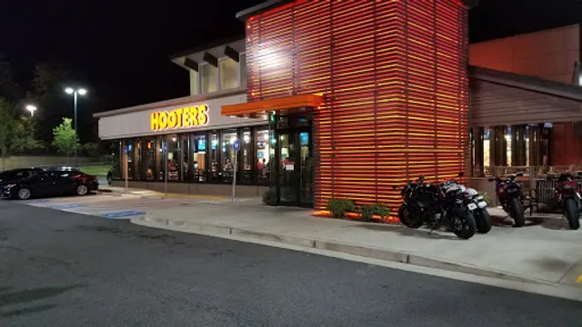 Hooters
