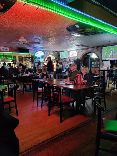 Wayne's Inn Bar & Grill