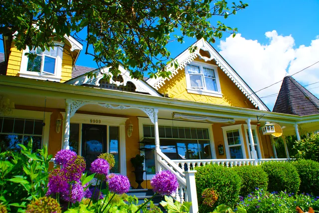 A Cottage & Castle Bed & Breakfast