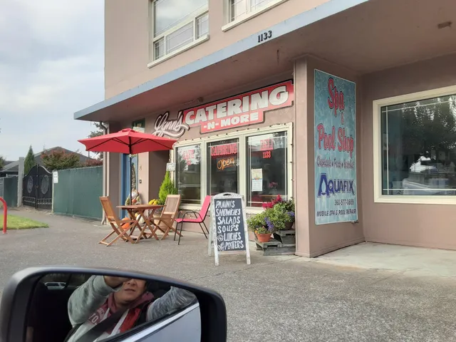 Lynn's Catering & More