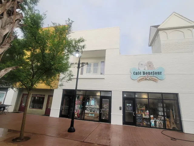 Cafe BoneJour Pet boutique and barkery