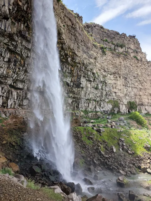 Scenic View Perrine Coulee Waterfall