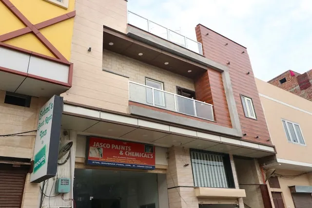 OYO 24071 Jasco Royal Inn