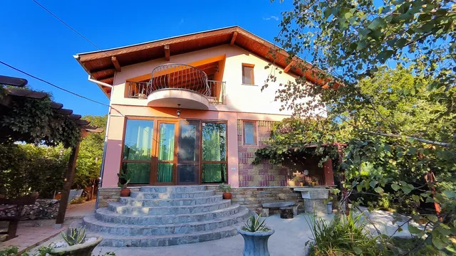 River Hills Guest House