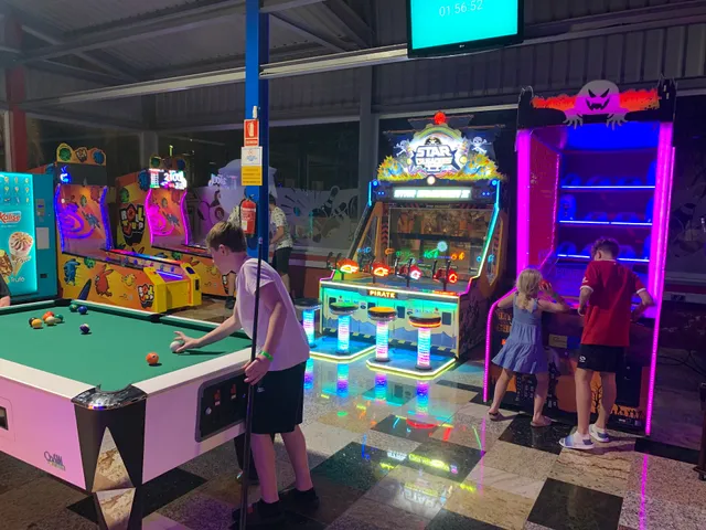 Mini Arcade & Bowling