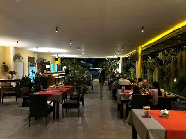 L'Occitan Restaurant (ร้านอาหารลุคซิตอง)