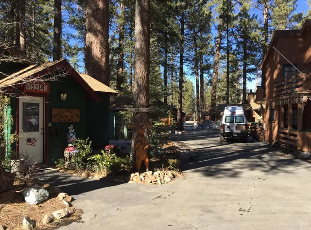 Majestic Moose Lodge - Coptic Village