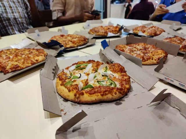 Domino's Pizza | Kharegaon West, Thane