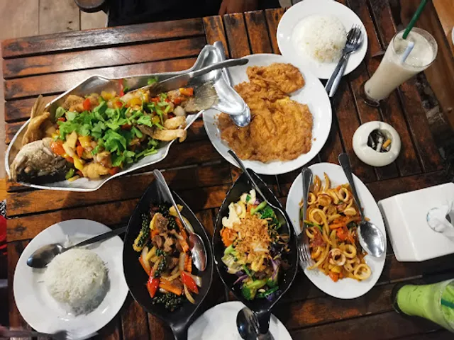 Chill Lay Lanta Restaurant - Halal food Koh Lanta- Kedai Makan Halal