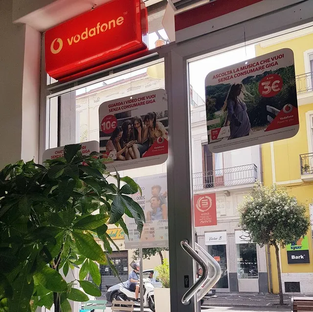 VODAFONE STORE POMPEI