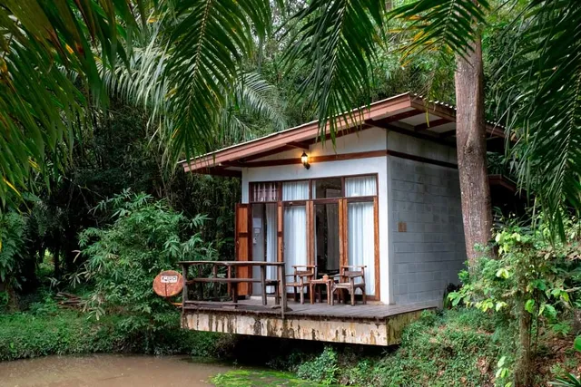 บ้านไร่ชายเขา ฟาร์มสเตย์