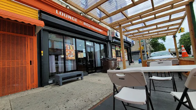 Lugo Lounge & Restaurant