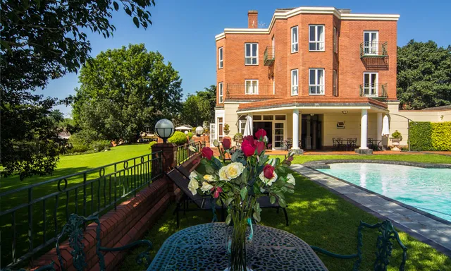 Redlands Hotel & Conference Centre