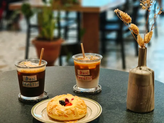 Bakes Ho Con Rua - French Bakery-Cafe