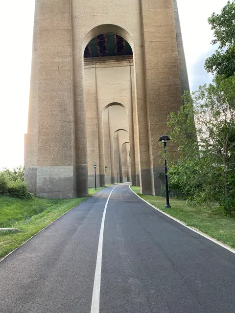 Randalls Island, Kantor Fields