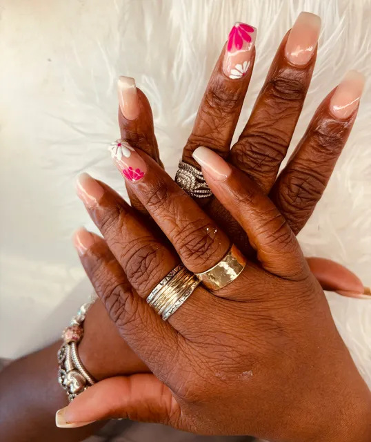 Square One Nails & Spa