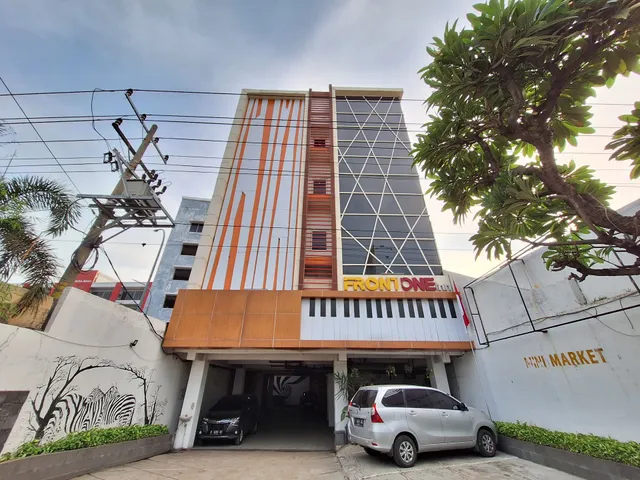 Front One Inn Hotel Semarang