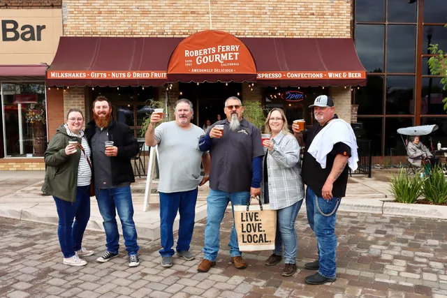 Oakdale Morning Market