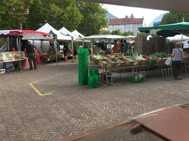 Hoche market, local producers and organic