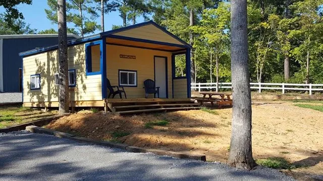 Lakeshore Cabins & RV