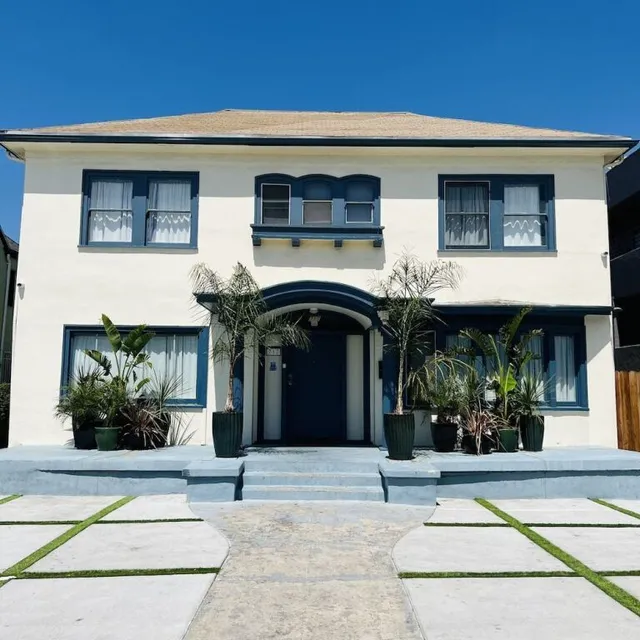 Wilshire Metro Hostel