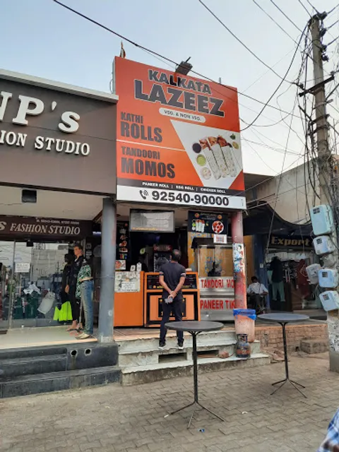 Kolkata Lazeez Kathi Rolls & Tandoori Momos . Since 2010